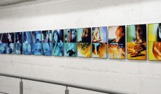 ‚Sarah' in der Einzelausstellung ‚Beschleunigte Flaggen und Gebremste Helden', Kunstverein für den Rhein-Sieg-Kreis, Siegburg 2009.