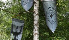Global Vulva Flags in der Ausstellung 'Yesterday - Tomorrow', Kulturort Weiertal, Winterthur, CH, 2014.