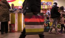 Myriam Thyes, Analytischer Tagtraum Nr. 3: Spielwarengeschäft (2012), HD Video, 2:23, stereo. Videostill.
