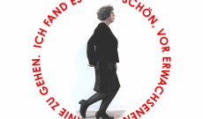 Wir mussten noch knicksen, 2024-2026, C-Prints auf Alu-DiBond, je 42 cm ø