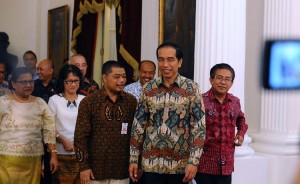 President Joko Widodo with the committee of Indonesian Communion of Churches (PGI) and Indonesian Bishops Conference (KWI) at Merdeka Palace, Jakarta, onTuesday (22/12)