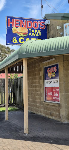 Hendo's Takeaway & Cafe — fish and chip shop in Urangan, Queensland