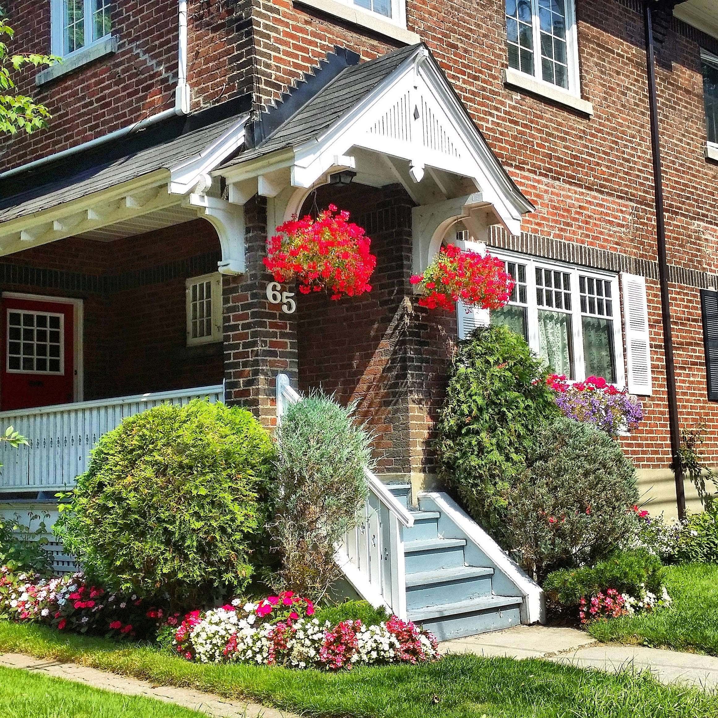 Montreal Ouest Homes