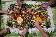 Boodle_fight_(kamayan)_(236x157)