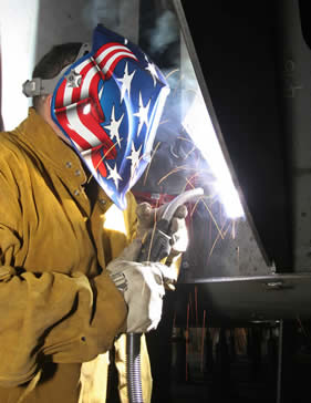 Live welding with a Bernard W-Gun semi-automatic water-cooled MIG gun