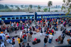 Arrival-at-the-train-station-of-Anandpur-Sahib