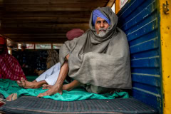 Sikh-Pilgrim-in-truck