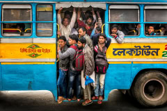  überfüllter Bus