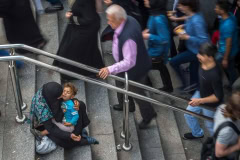 Bettlerin mit Kind in Istanbul Türkei