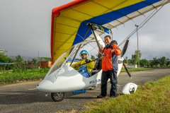 Im Ultraleichtflugzeug in die Annapurna Range in Nepal