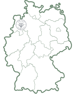 Umrisse Deutschlandkarte mit Logo der Hundeschule KöterCampus in Niedersachen - Oldenburg (Oldb.). Andere Bundesländer als Umrisse. Zu sehen sind die Bundesländer, hier sortiert nach geografischer Entfernung:
Niedersachsen (Standort der Hundeschule KoeterCampus)
Bremen
Nordrhein-Westfalen
Hamburg
Hessen
Schleswig-Holstein
Sachsen-Anhalt
Thüringen
Brandenburg
Rheinland-Pfalz
Mecklenburg-Vorpommern
Sachsen
Saarland
Bayern
Baden-Württemberg
Berlin
