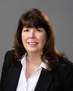 Wendy Howell Headshot