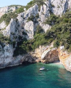 klifovi_myths of the sea_plaza