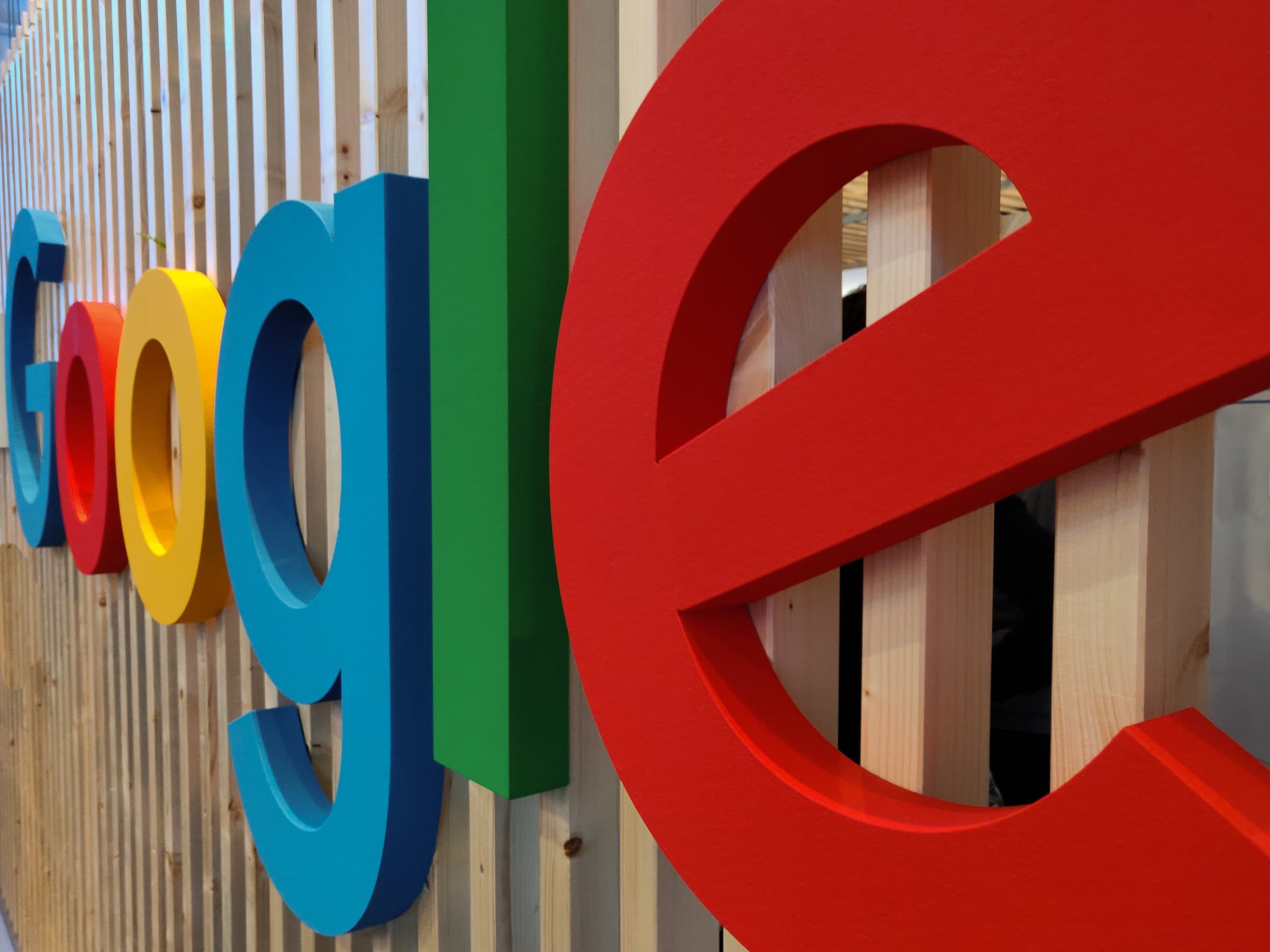 Google • MediaPowerMonitor