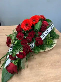 Wiązanka pogrzebowa z róż, wiązanka ostatnie porzegnanie z białych róż z dostawą niska cena Pruszków