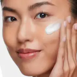 https://lavendiskincare.nl/wp-content/uploads/2024/04/012224_Retail_SolarDew_PDP_Swatch.jpg