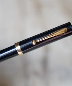 Stylo Plume Sheaffer en Résine Noire & Métal Plaqué Or – Plume Large – Made in USA – vue 2