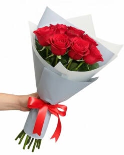 7 Adet Kırmızı Gül Buketi - Zarif ve Şık Sunum