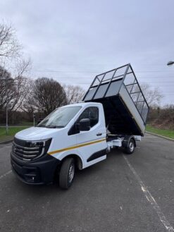 Nissan Tippers