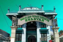 SUNAN CENDANA: Sosok Wali Masyhur Dan Senopati Kesultanan Mataram