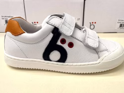 Pantofi sport pentru copii din piele, cu design modern și confortabil.