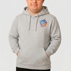 Sudadera gris modelo delante
