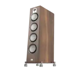 Enceinte colonne Marten Parker Quintet (sortie en 2023) en finition Walnut avec son twitter situé tout en haut de l’ébénisterie et inclus dans une plaque métallique polie en façade, signe distinctif de la gamme Parker, puis quatre haut-parleurs identiques protégés par une grille reproduisant les médiums et les graves