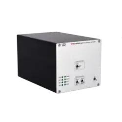 Convertisseur Weiss DAC204 avec 8 voyants indiquant le taux d’échantillonnage actuel de la source connectée en USB, le sélecteur d'entrée à trois positions (Toslink, USB et RCA), la sélection de la résolution conversion du DSD entre 176,4 ou 88,2kHz ainsi que la profondeur de bits entre 16 et 24 bits et le bouton marche/arrêt