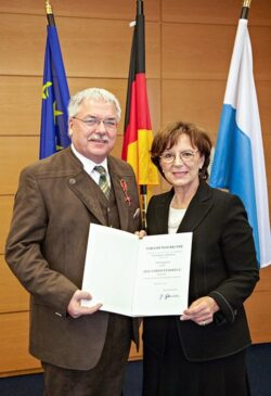 Bundesverdienstorden_wolfgang_gross