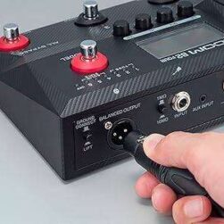 Zoom B2 Four Bass Multi-Effects Processor - Image 5