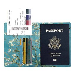 Looking for a gift idea for your college student planning to study abroad? I have some fun, stylish and practical travel Gift Ideas For The Study Abroad Student.