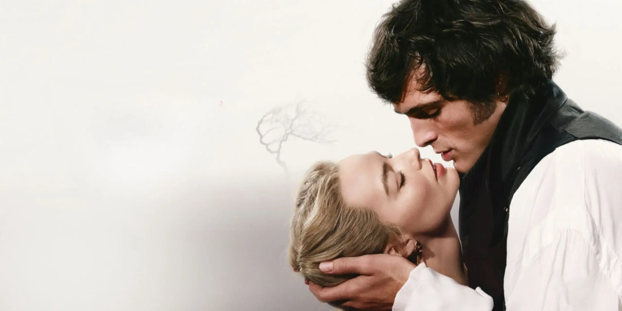 Crítica: O Morro dos Ventos Uivantes