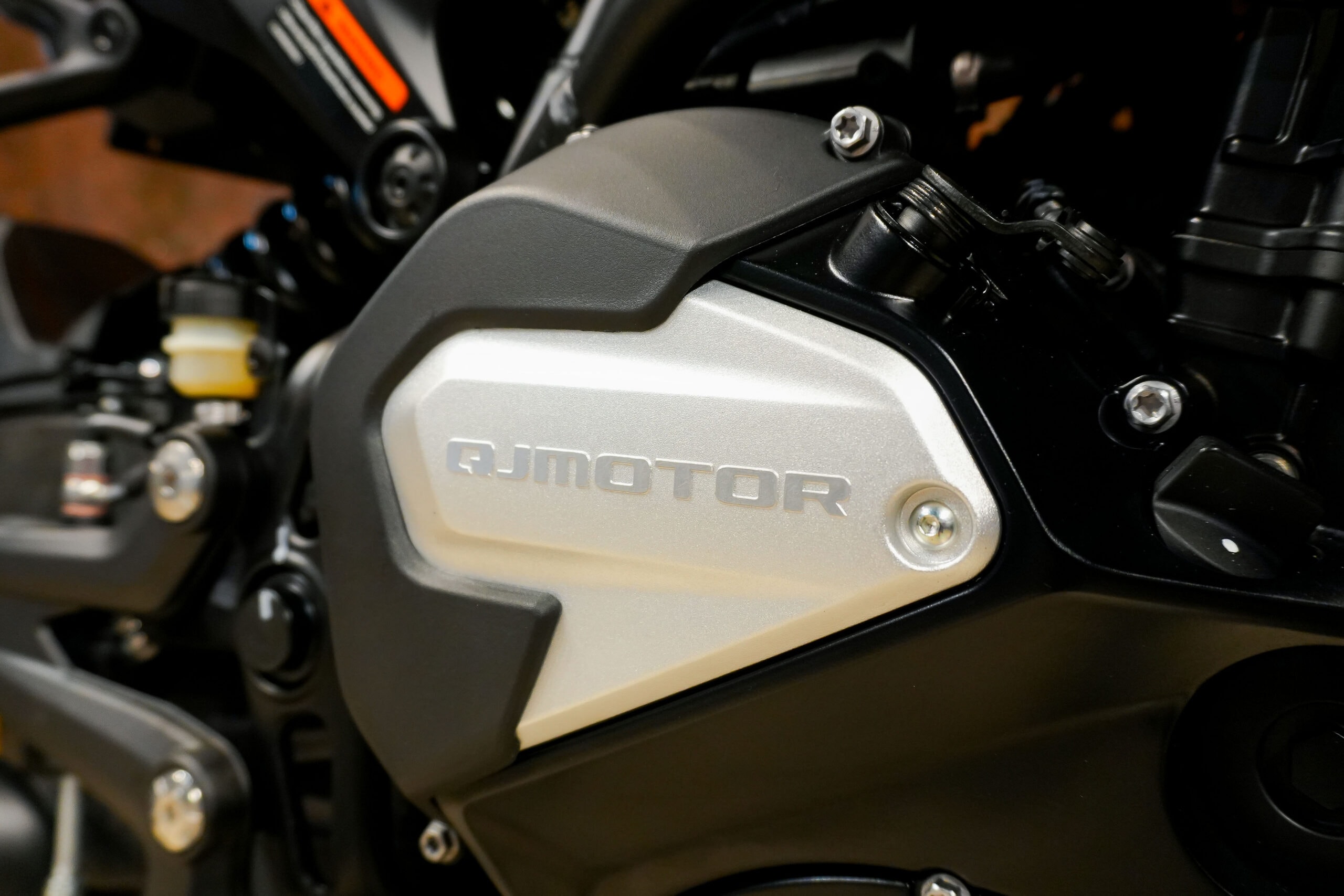 2023 QJ MOTOR SRT750
