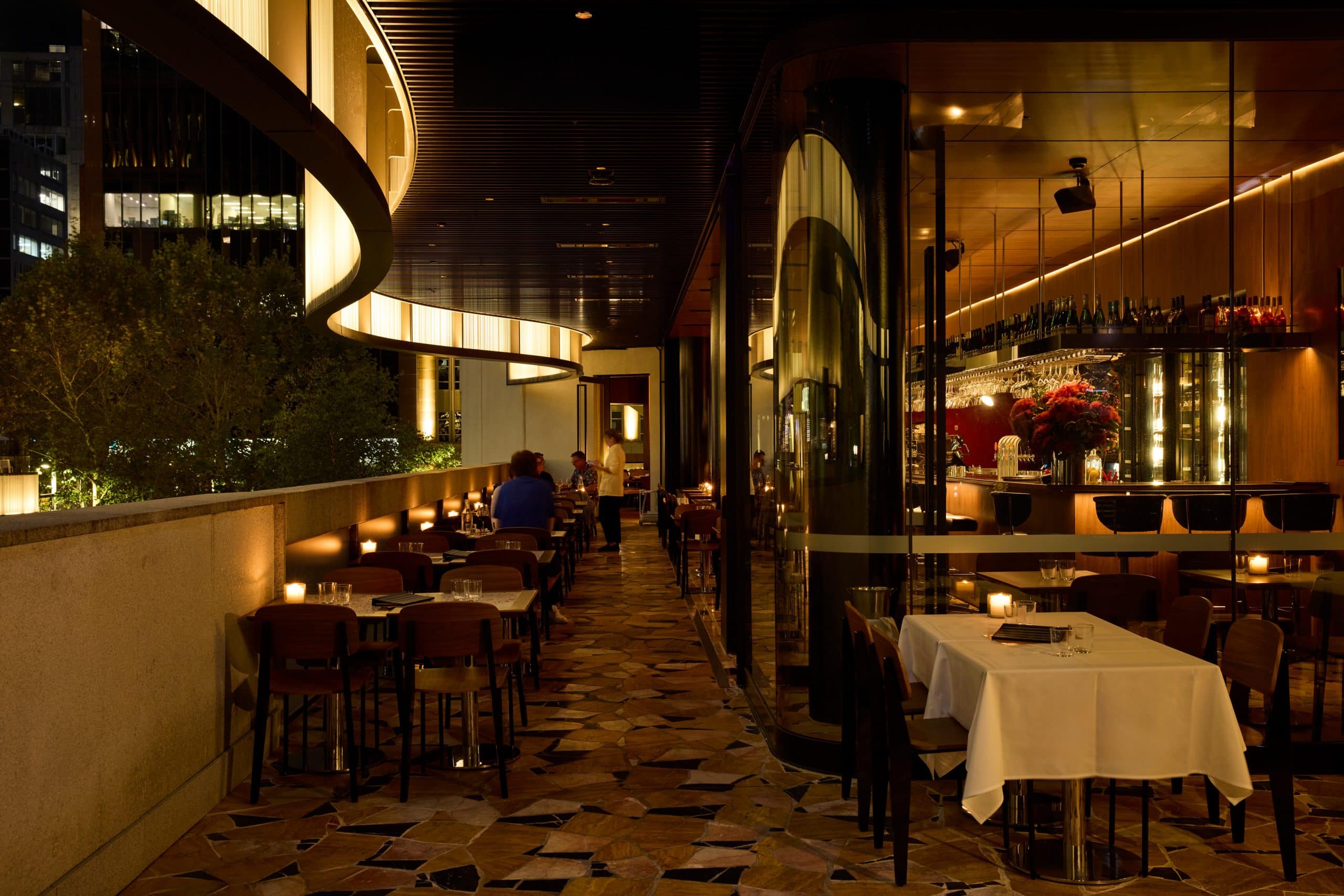 The_Intl_WineBar_255_Web - Lara Jones