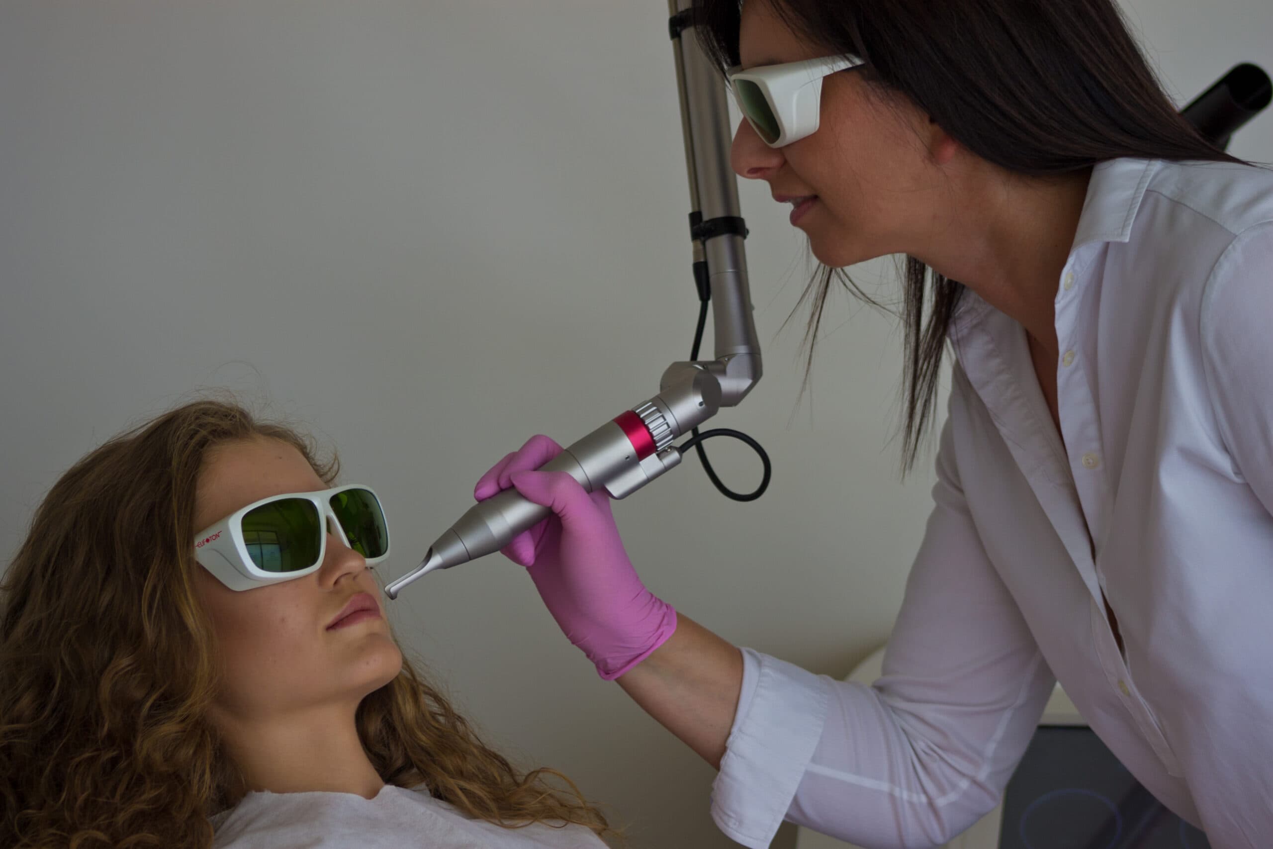 Read more about the article Bezpieczeństwo laseroterapii cz. II