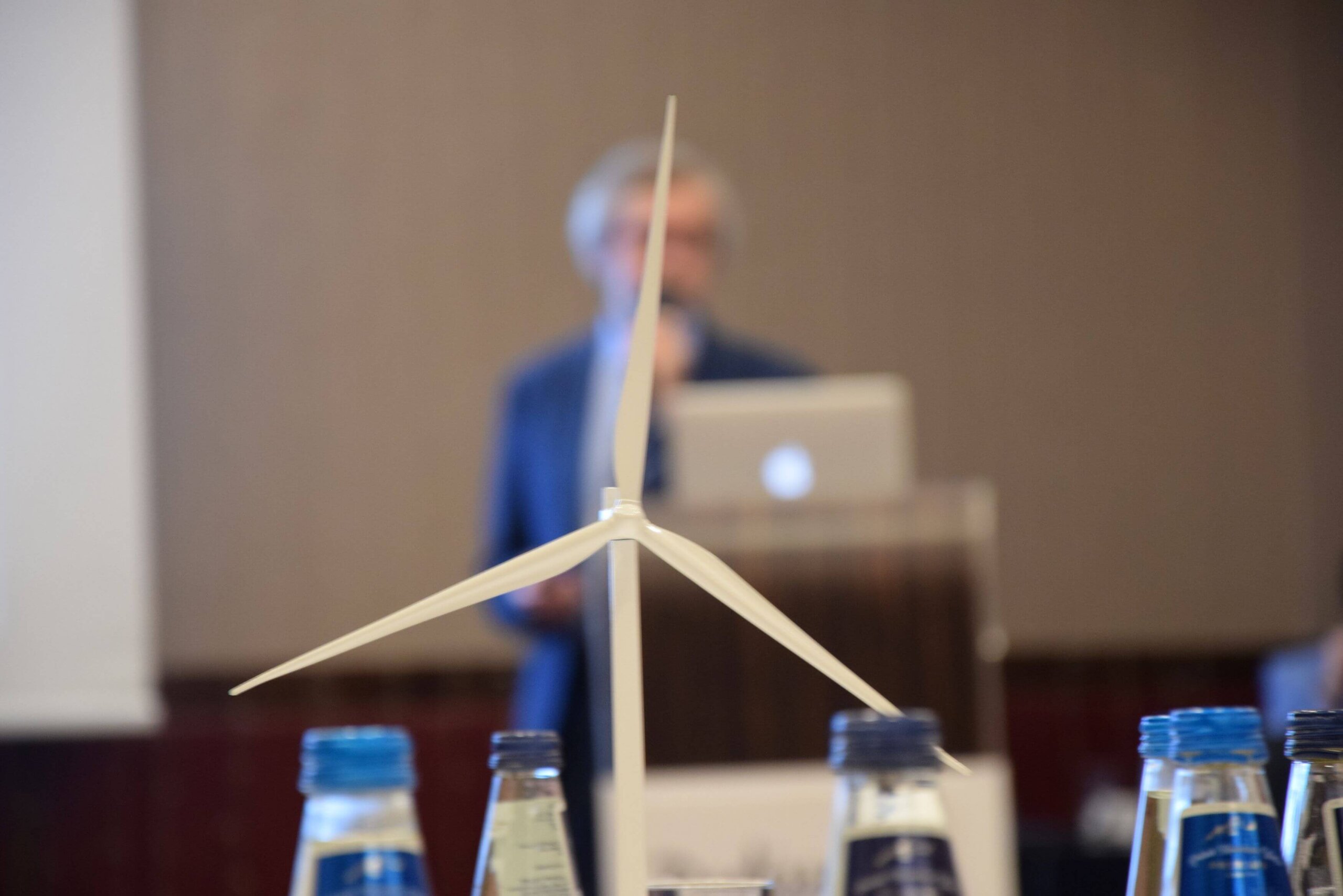 4 - Morska Energetyka Wiatrowa. Szanse i wyzwania Szczecina