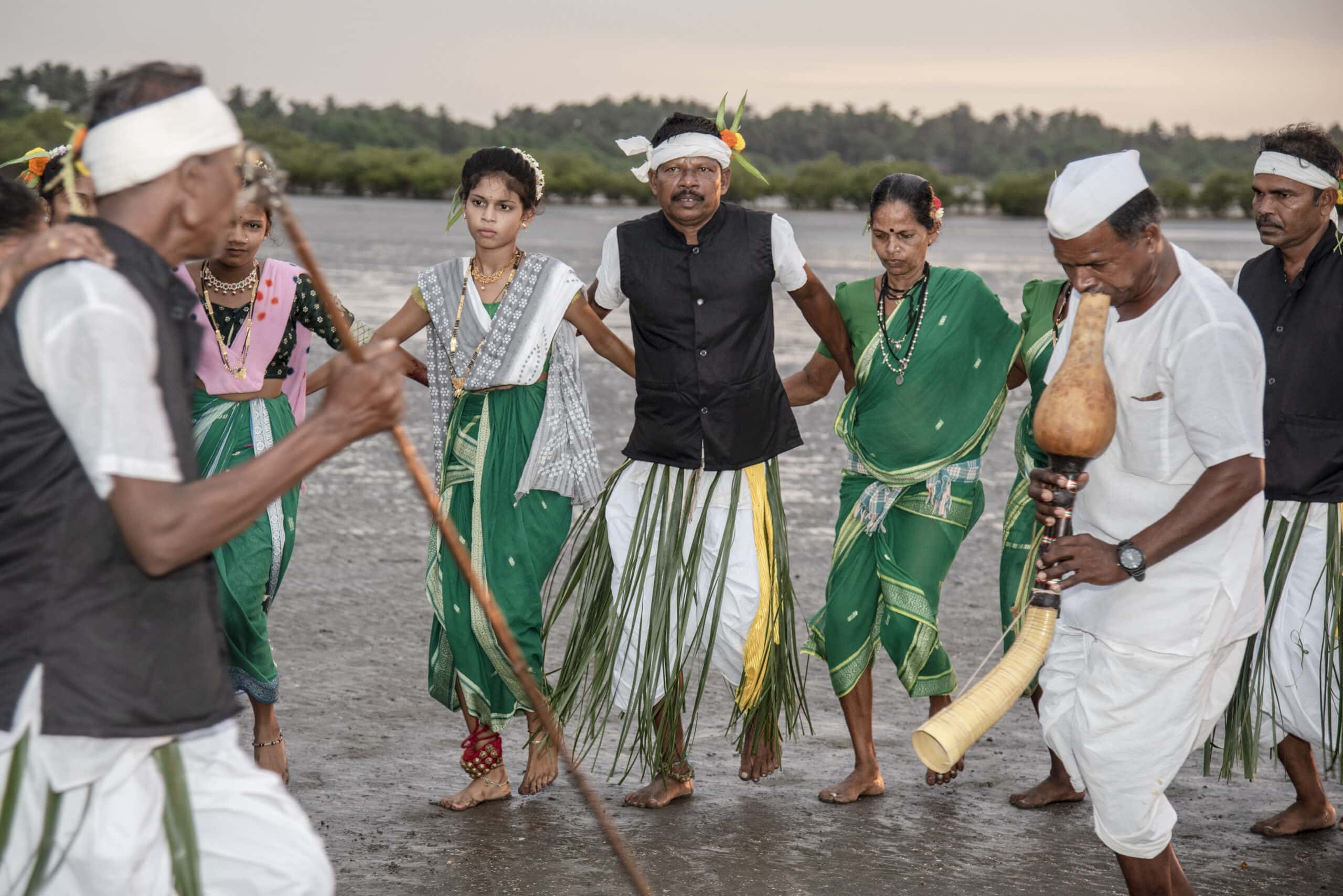 Tarpa Dance