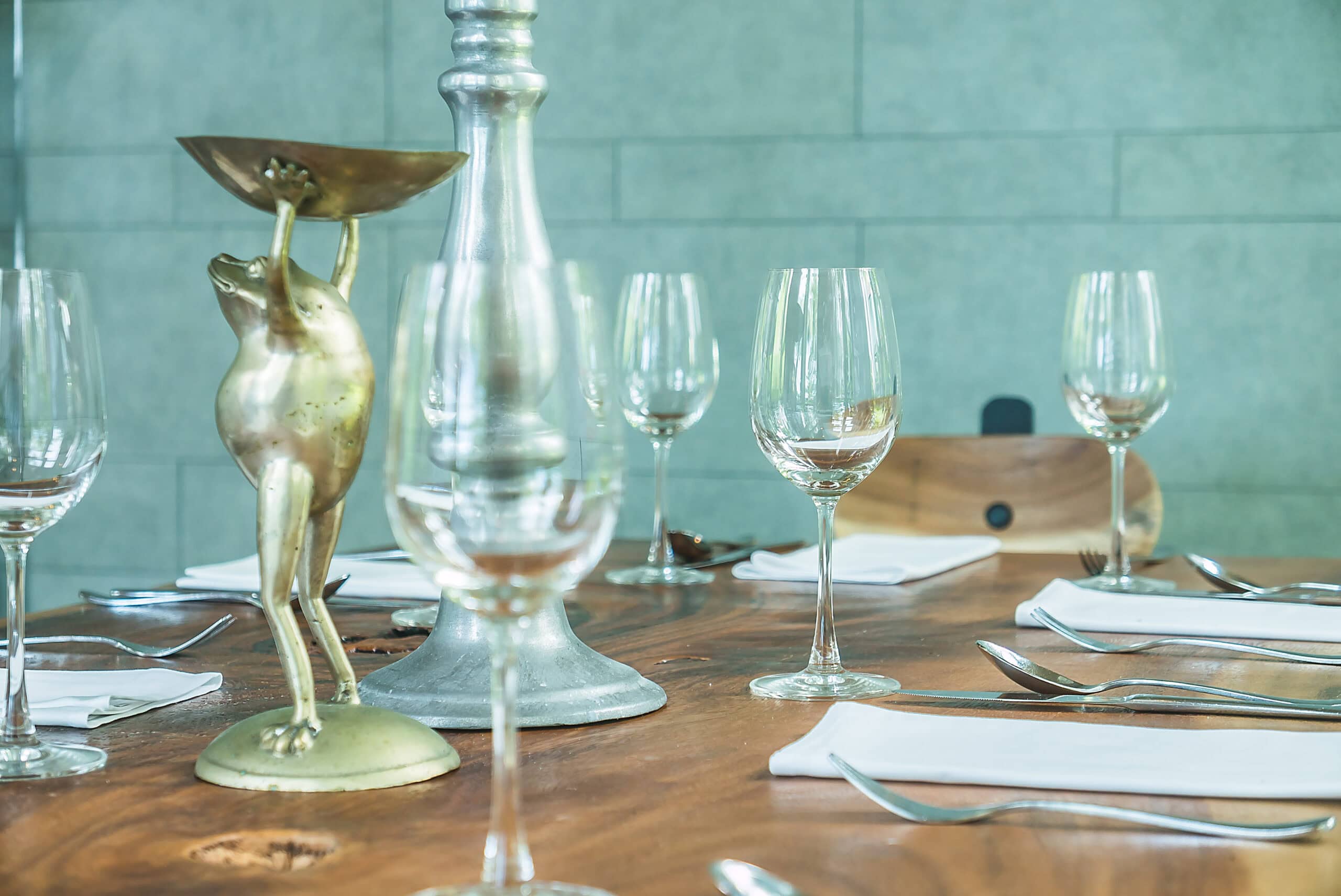 Glazen huren - Wijnglazen op tafel