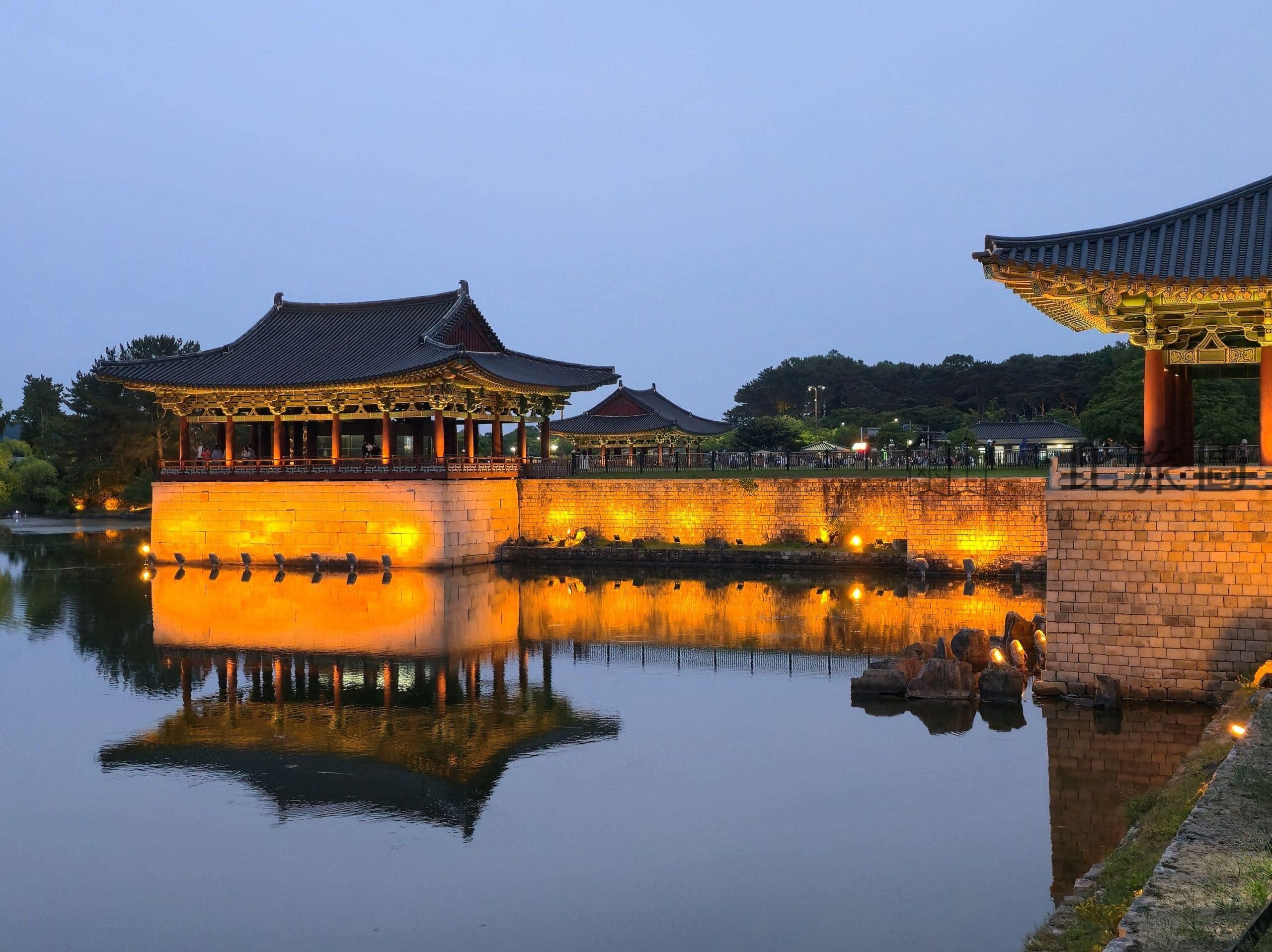 東宮與月池