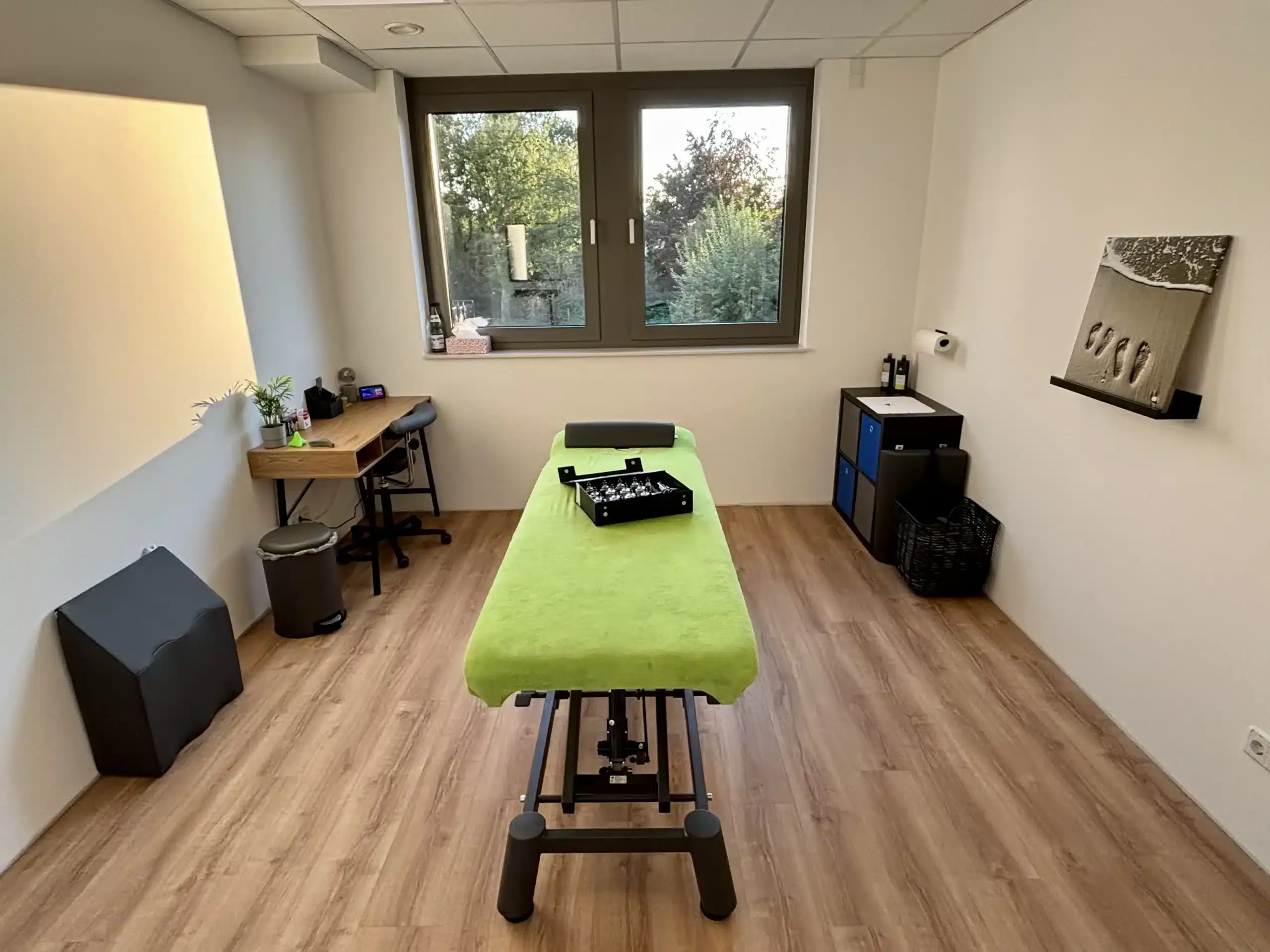 AtlantoMed Atlaskorrektur Andreas Braun - Schröpfkopfmassage-Therapieraum