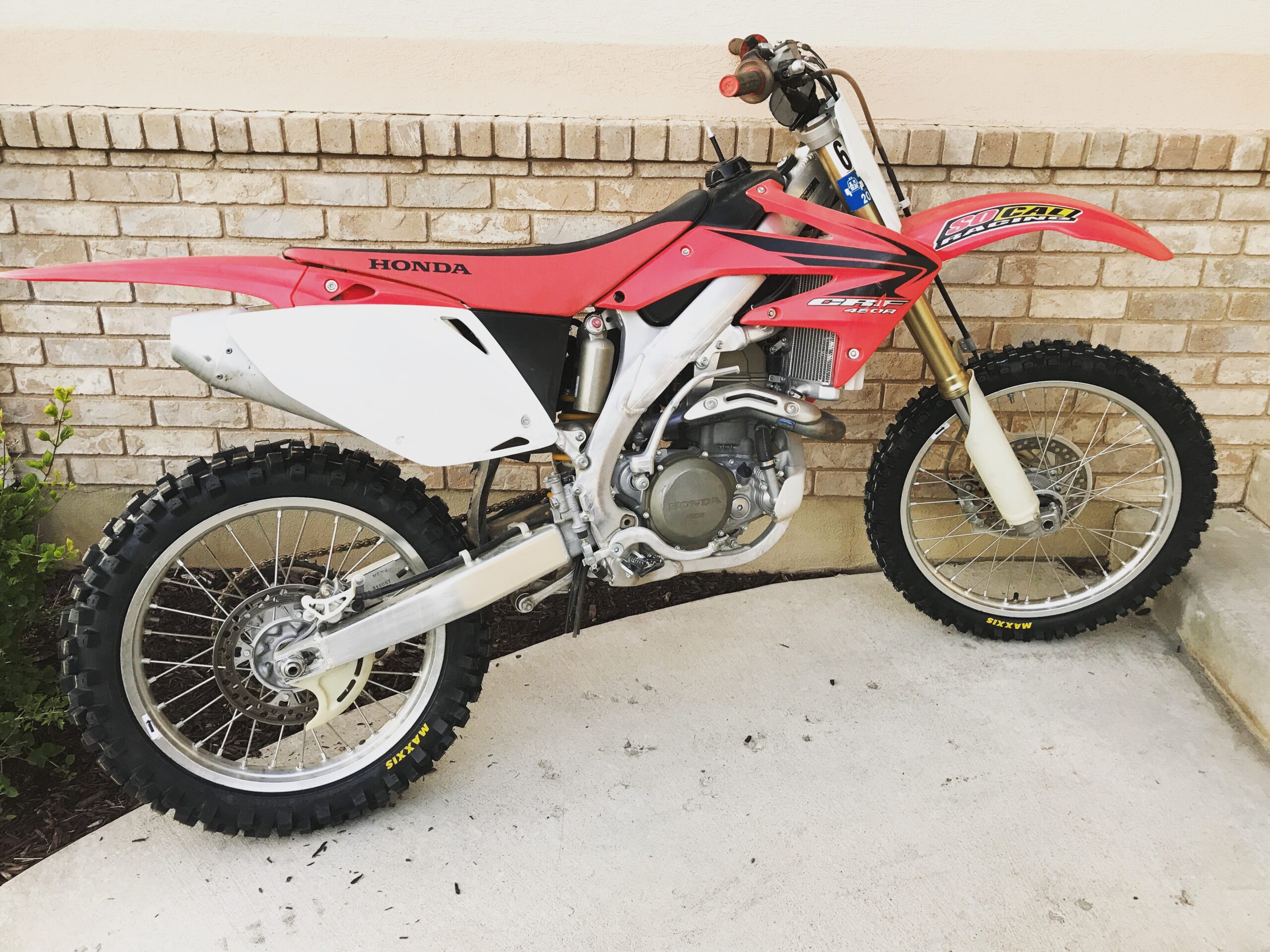 Honda CRF450R motocross dirt bike 4 stroke versus 2 stokes