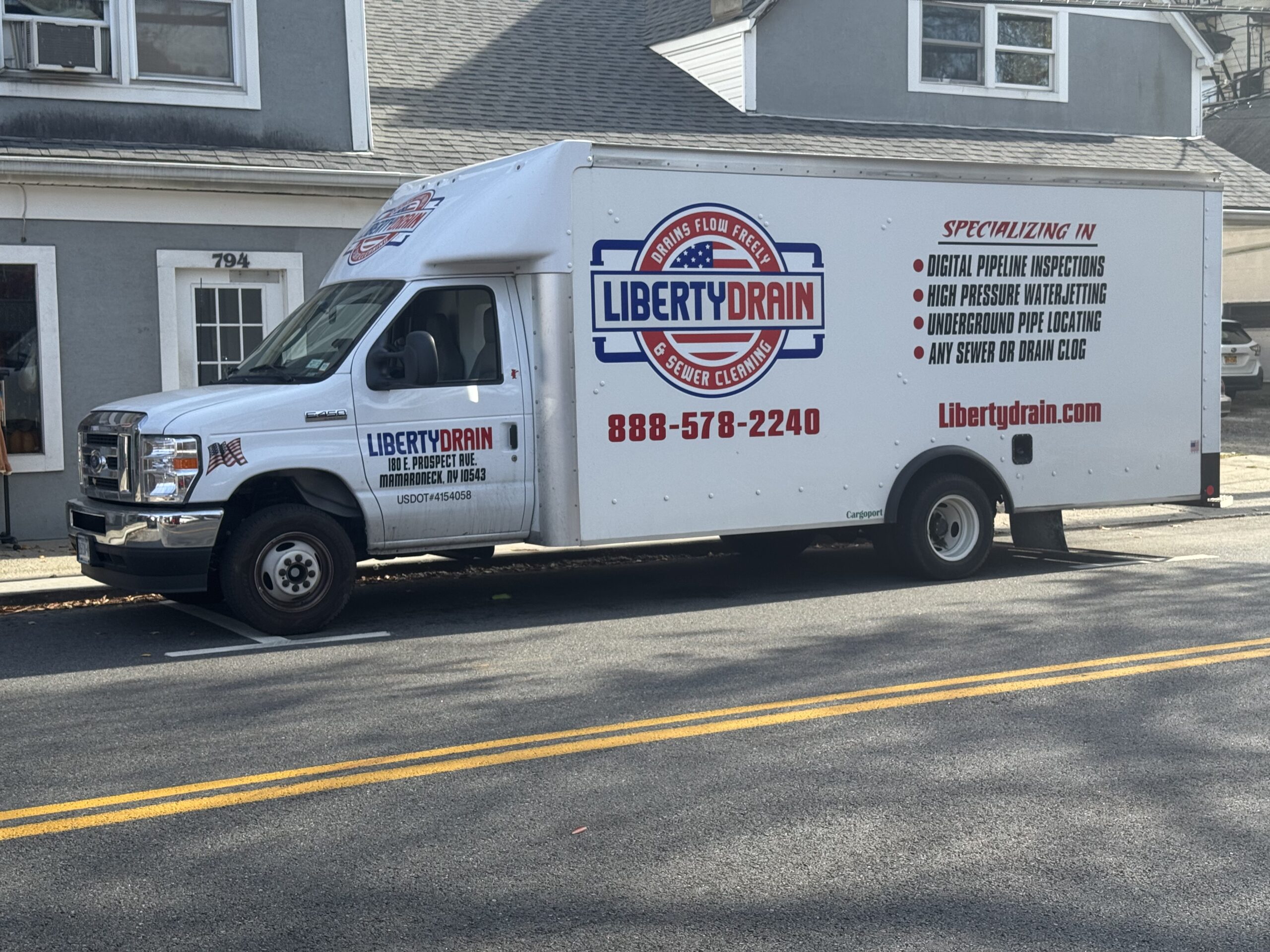 Thornwood New York Drain cleaners bus