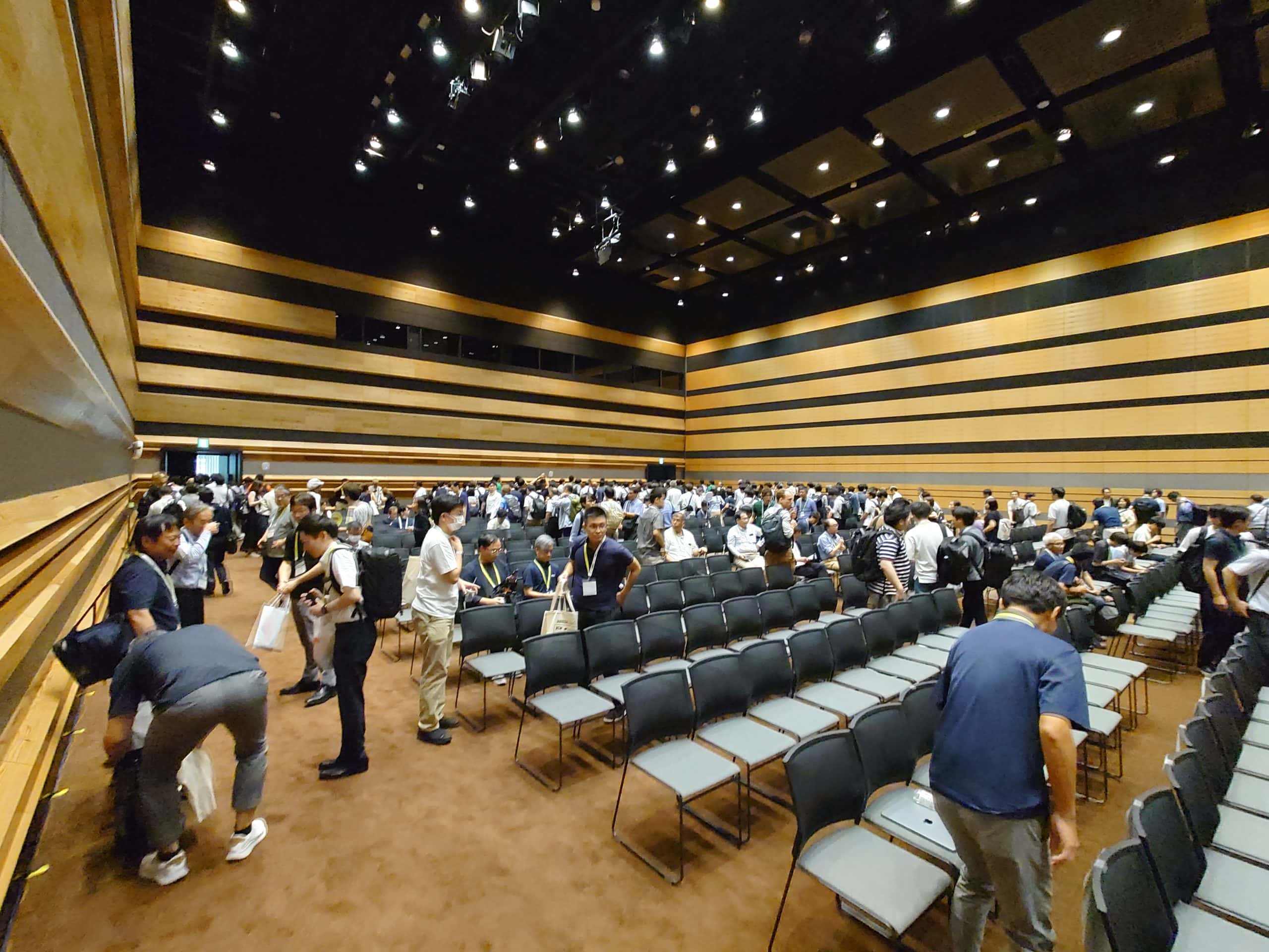 セミナー終了直後の会場、ほぼ満席だった