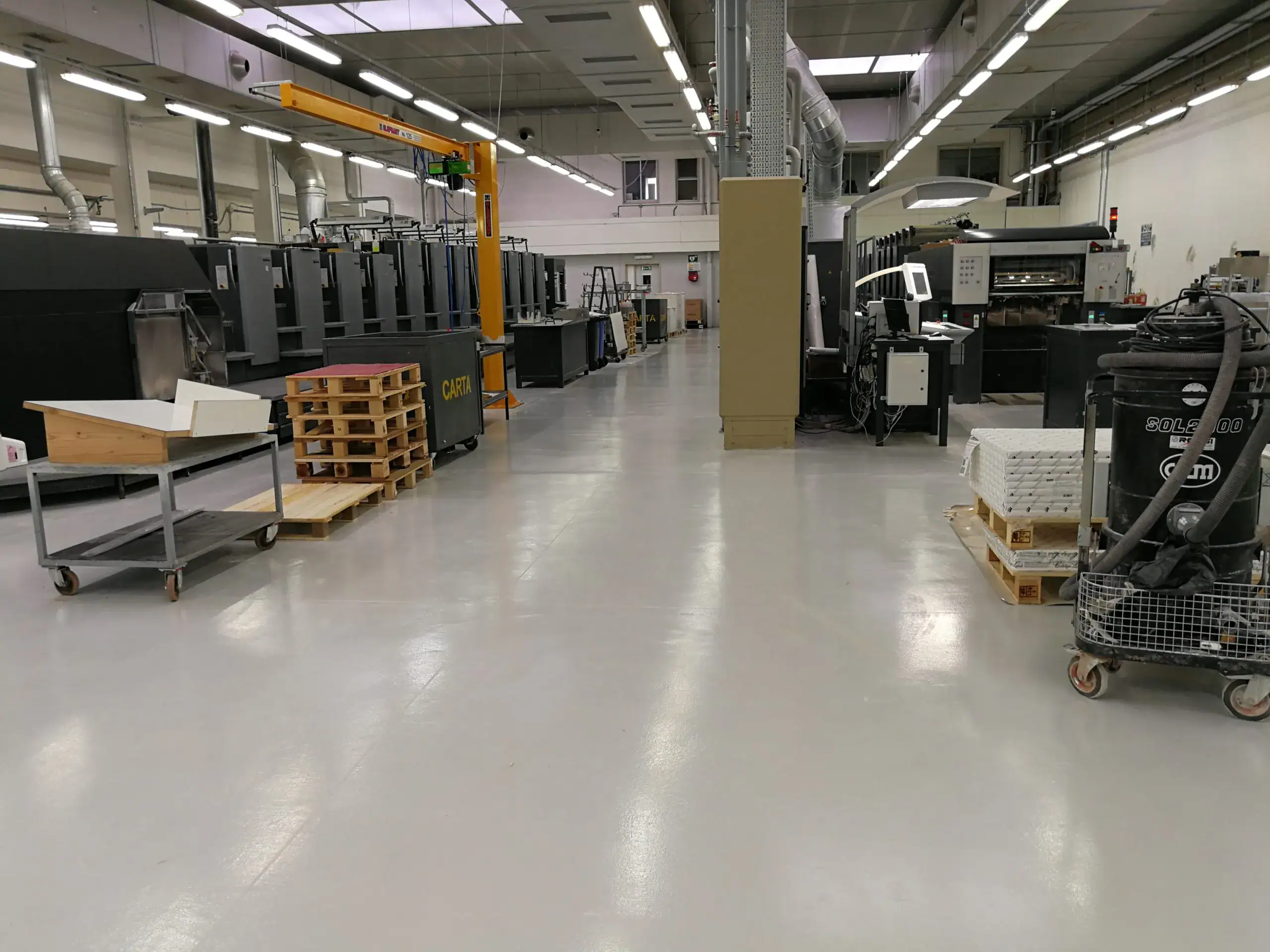 pavimenti resina per industria tipografica resistenti alle macchie di inchiostro