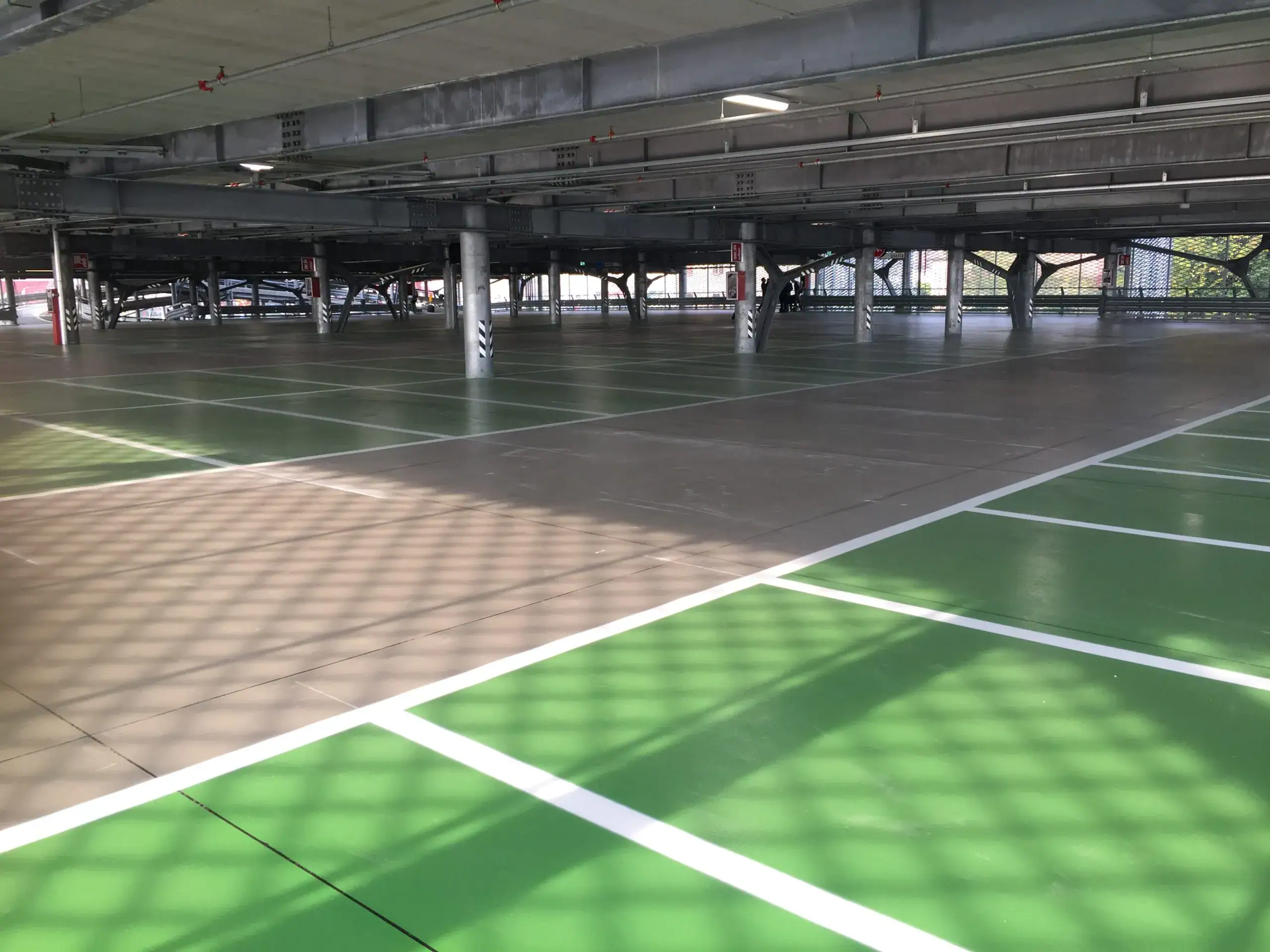 Rivestimento Resina verde Parcheggio Serravalle Designer Outlet