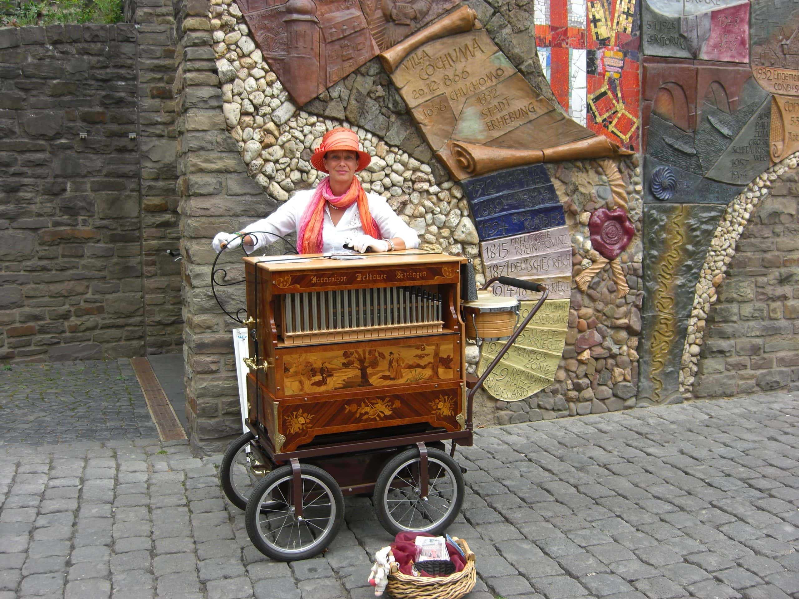 Die altmodische Drehorgel - auch eine Art Sequencer (Foto: Moelmsche Drehorgel)