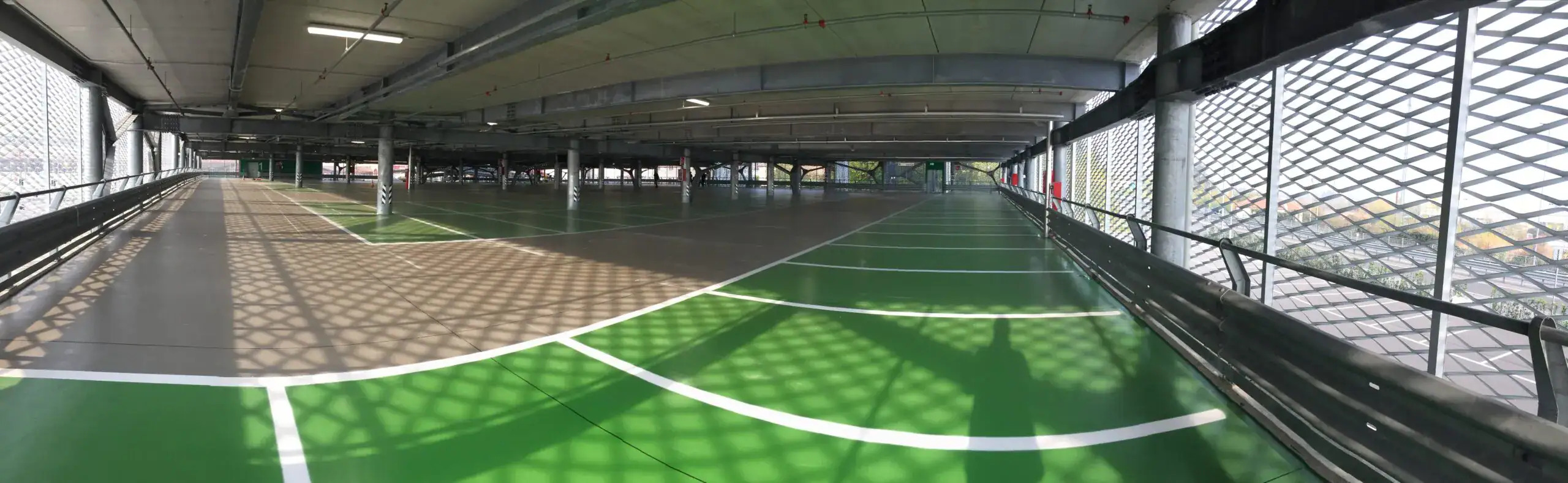 Rivestimento Resina verde Parcheggio Serravalle Designer Outlet