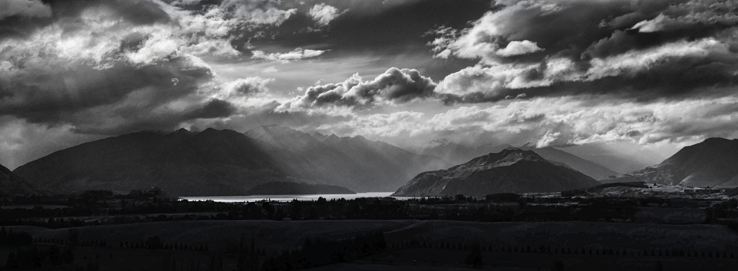 Lake Wanaka  in a nor wester. B&W