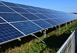 太陽光発電・ソーラー発電など太陽光発電施設の防犯カメラ・監視カメラ設置イメージを見る。