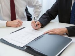 Ly hôn với người nước ngoài mất tích